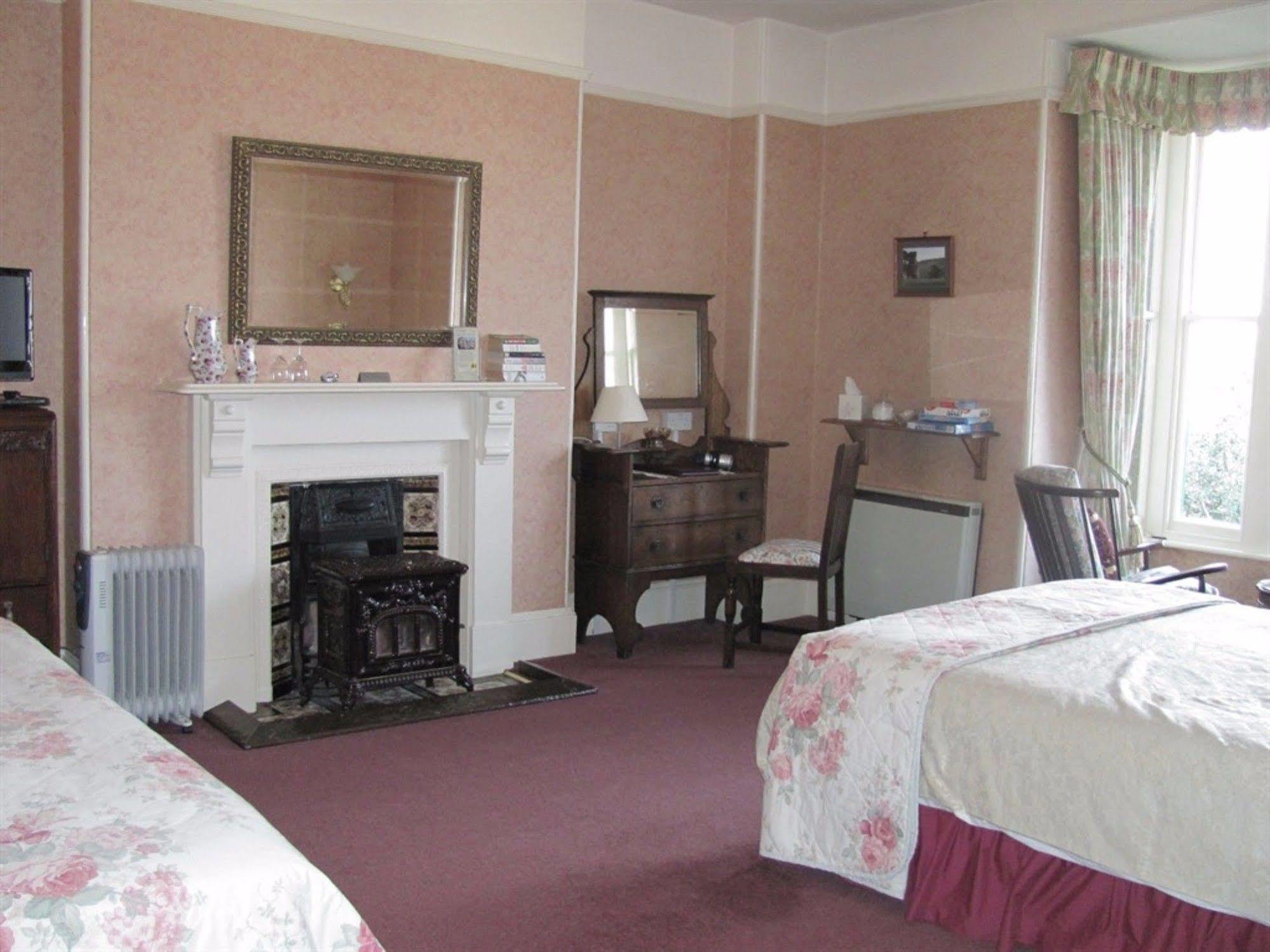 Penrose Bed & Breakfast Lostwithiel Esterno foto