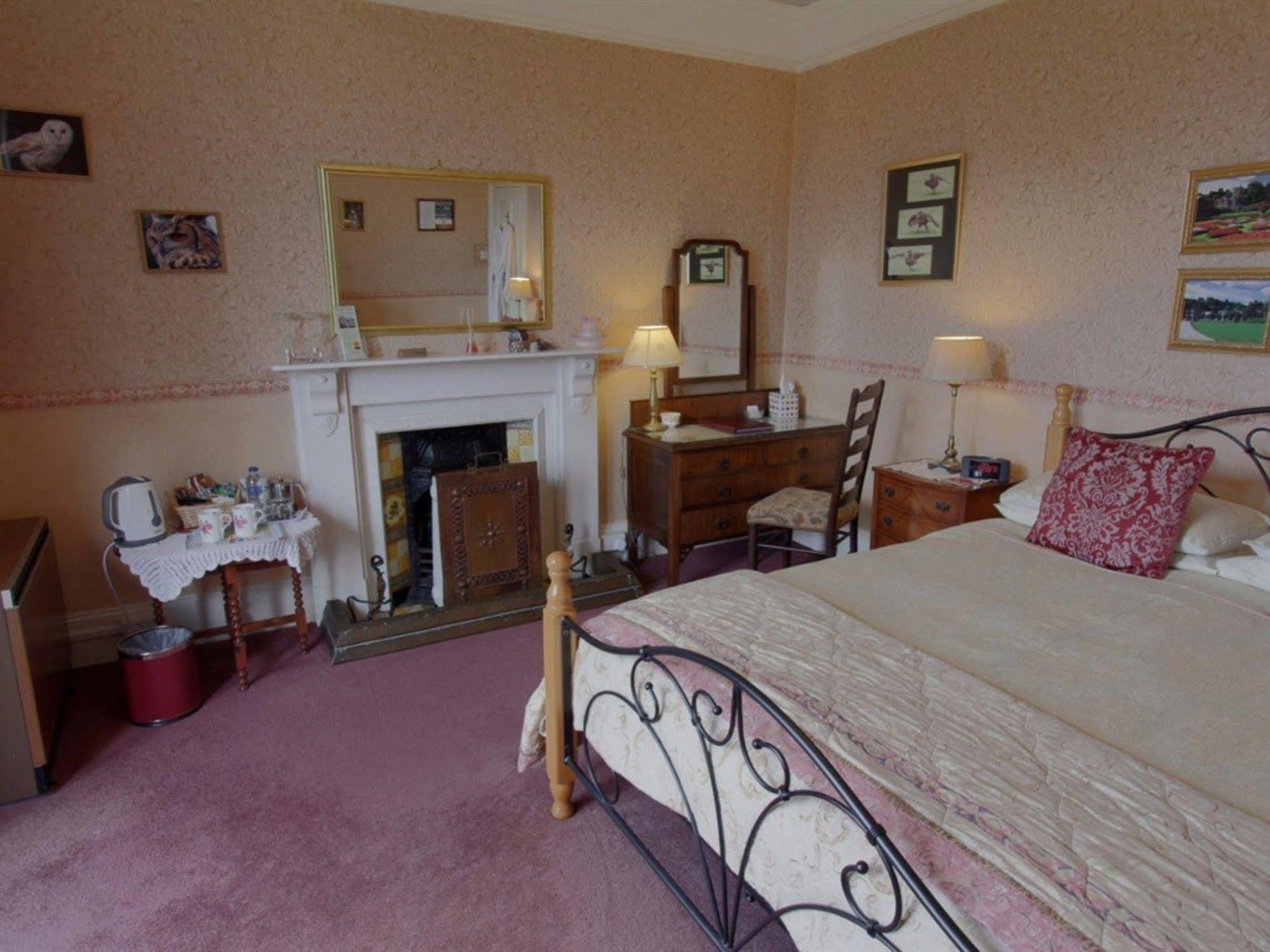 Penrose Bed & Breakfast Lostwithiel Esterno foto
